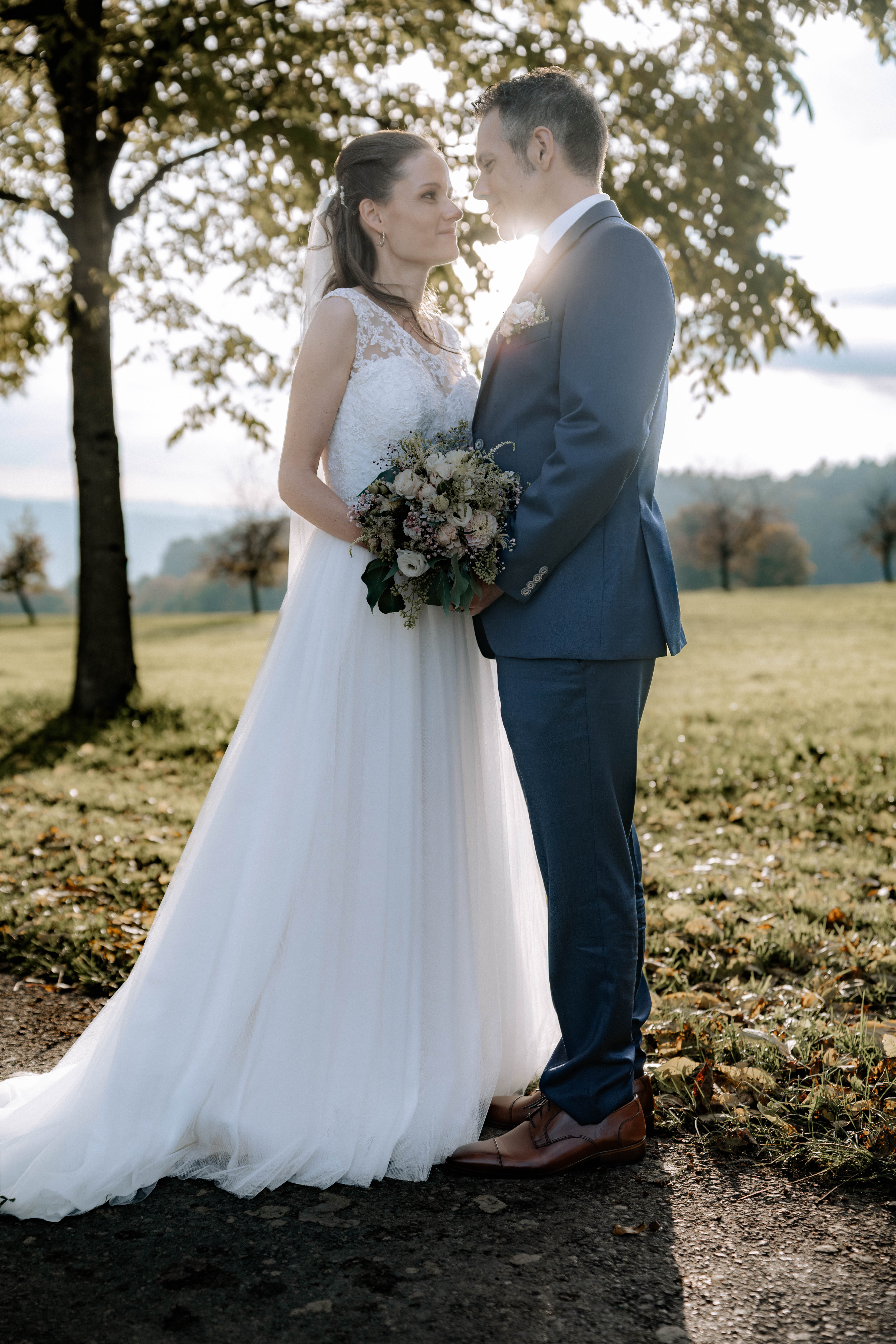 Brautpaar im Herbstlicht in Thurgau, Hochzeitsfotografie Hochzeitsfotograf Pablo aus Thurgau