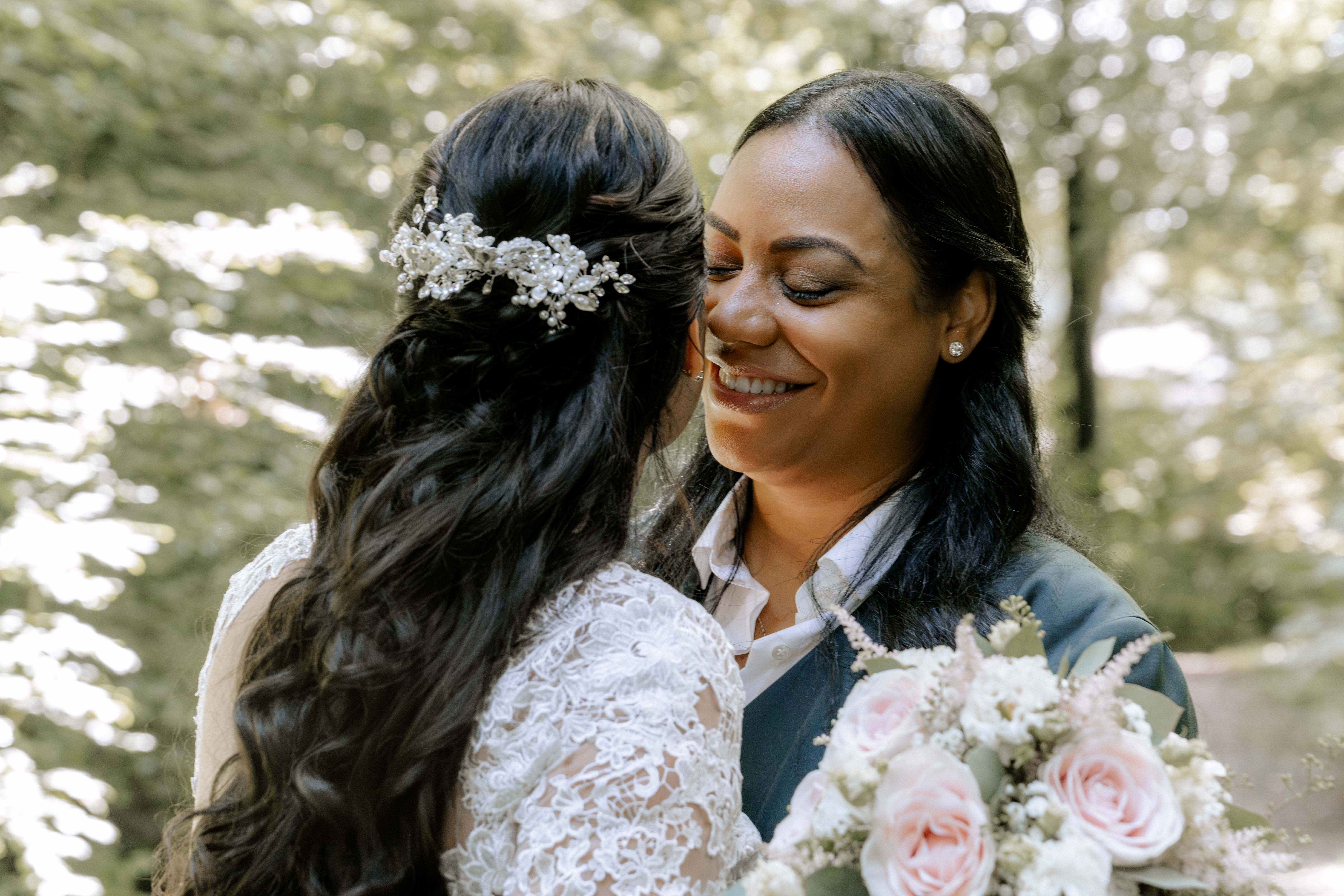 Glückliches Brautpaar bei der Hochzeit, gehalten von Hochzeitsfotograf - Hochzeitsfotograf Pablo aus Thurgau